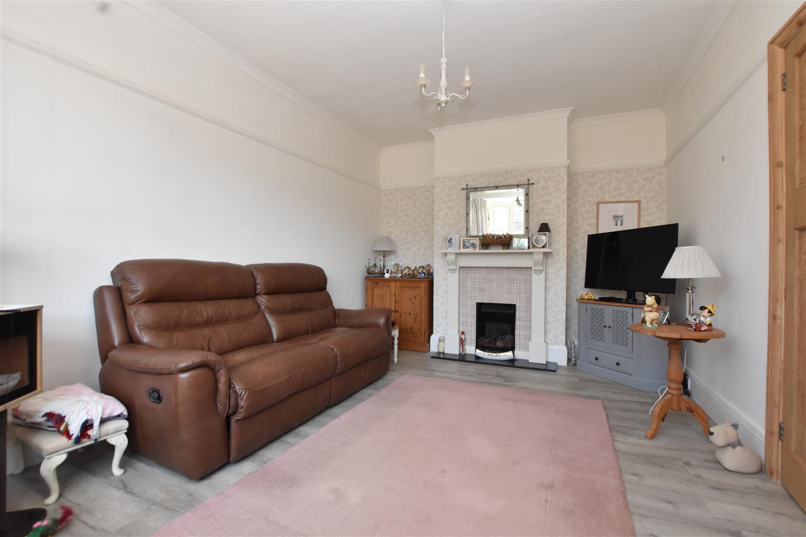 Property Details for Kings Drive Eastbourne East Sussex BN21 2PB Town Property Estate Agents